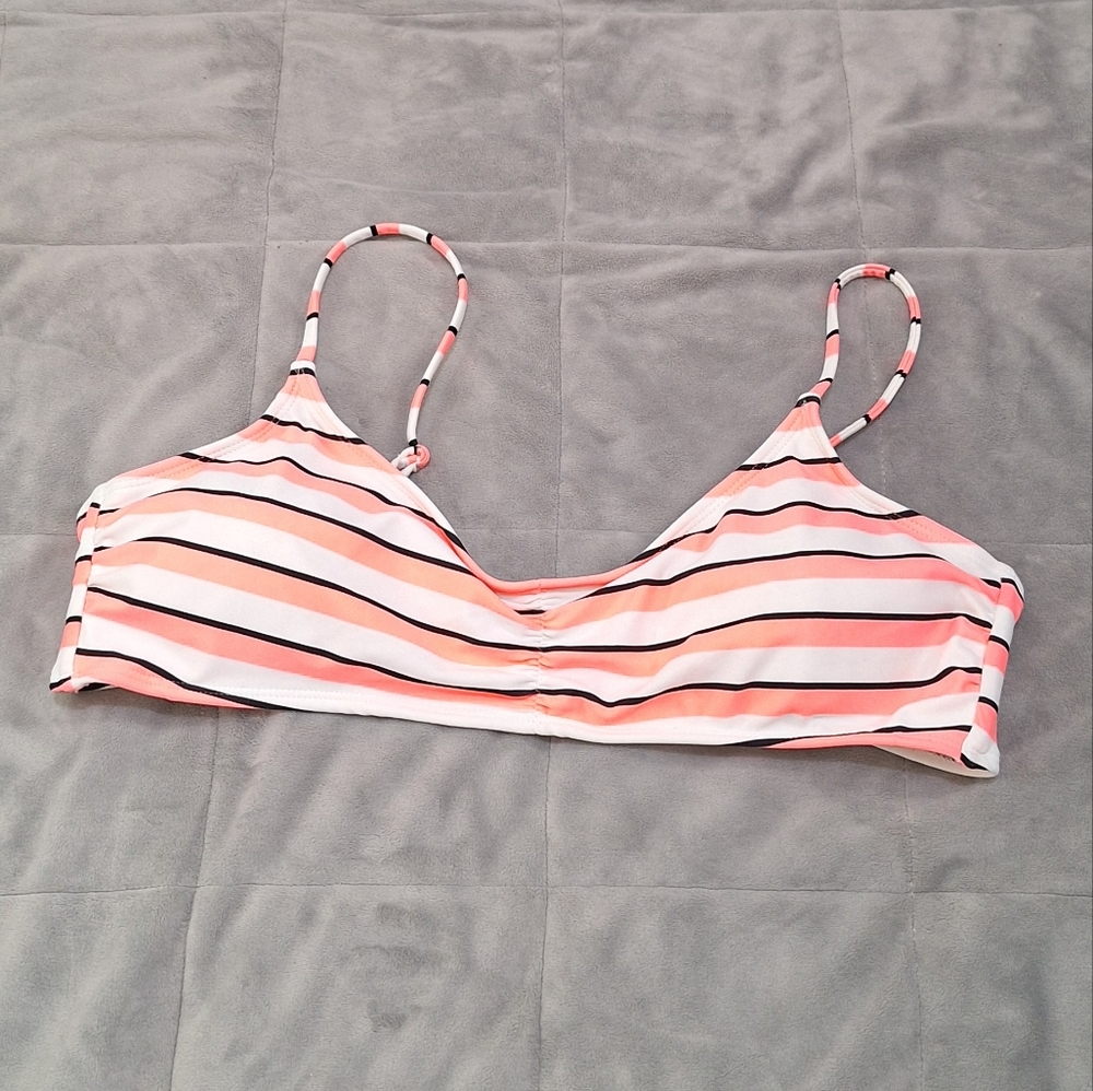 NWOT Bikini Top